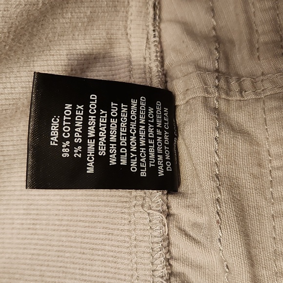 NWOT Akademiks XL Cargo Shorts - Picture 4 of 6